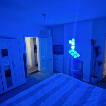 Converted Bungalow In Bexley ลอนดอน ภายนอก รูปภาพ