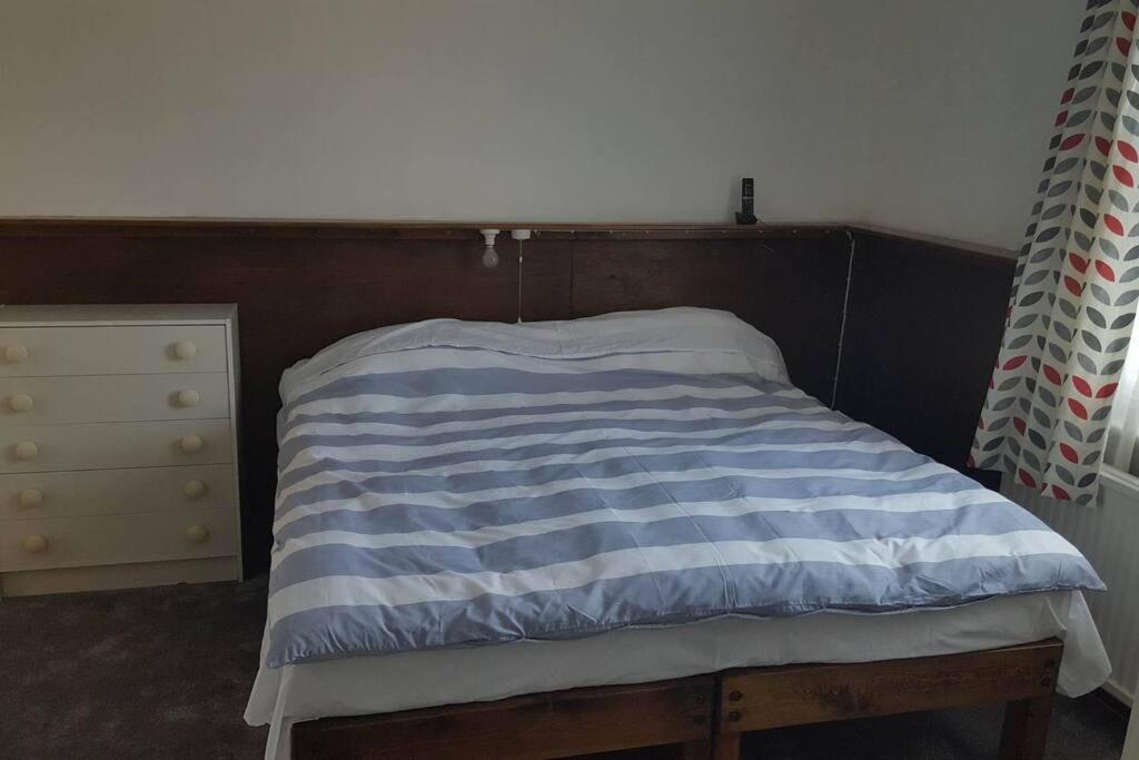Converted Bungalow In Bexley ลอนดอน ภายนอก รูปภาพ